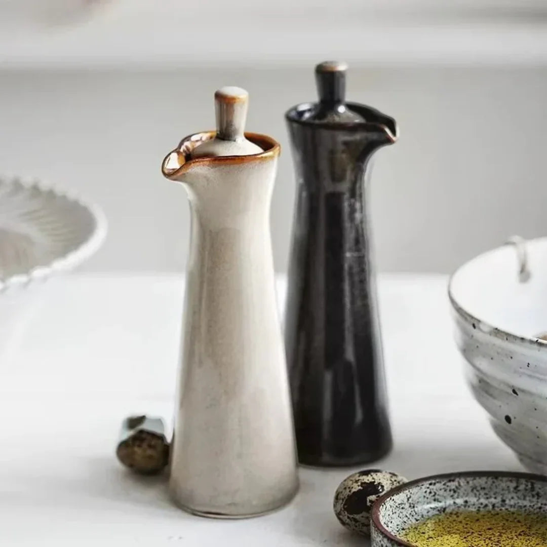 Mira Ceramic Oil Dispenser - Glossy Finish, Spill-Proof 2
