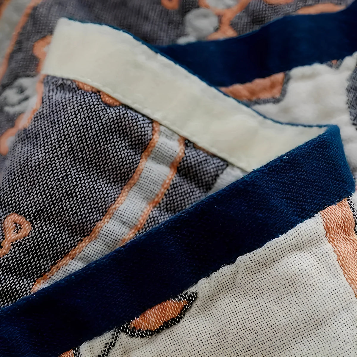 Cotton Blanket Floral Pattern - Lightweight Organic Cotton, Reversible Design for Year-Round Comfort 3