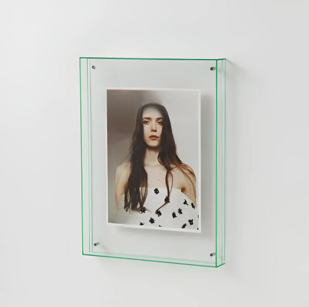 Helix Acrylic Photo Frame - Transparent Minimalist Design, Versatile Display 7