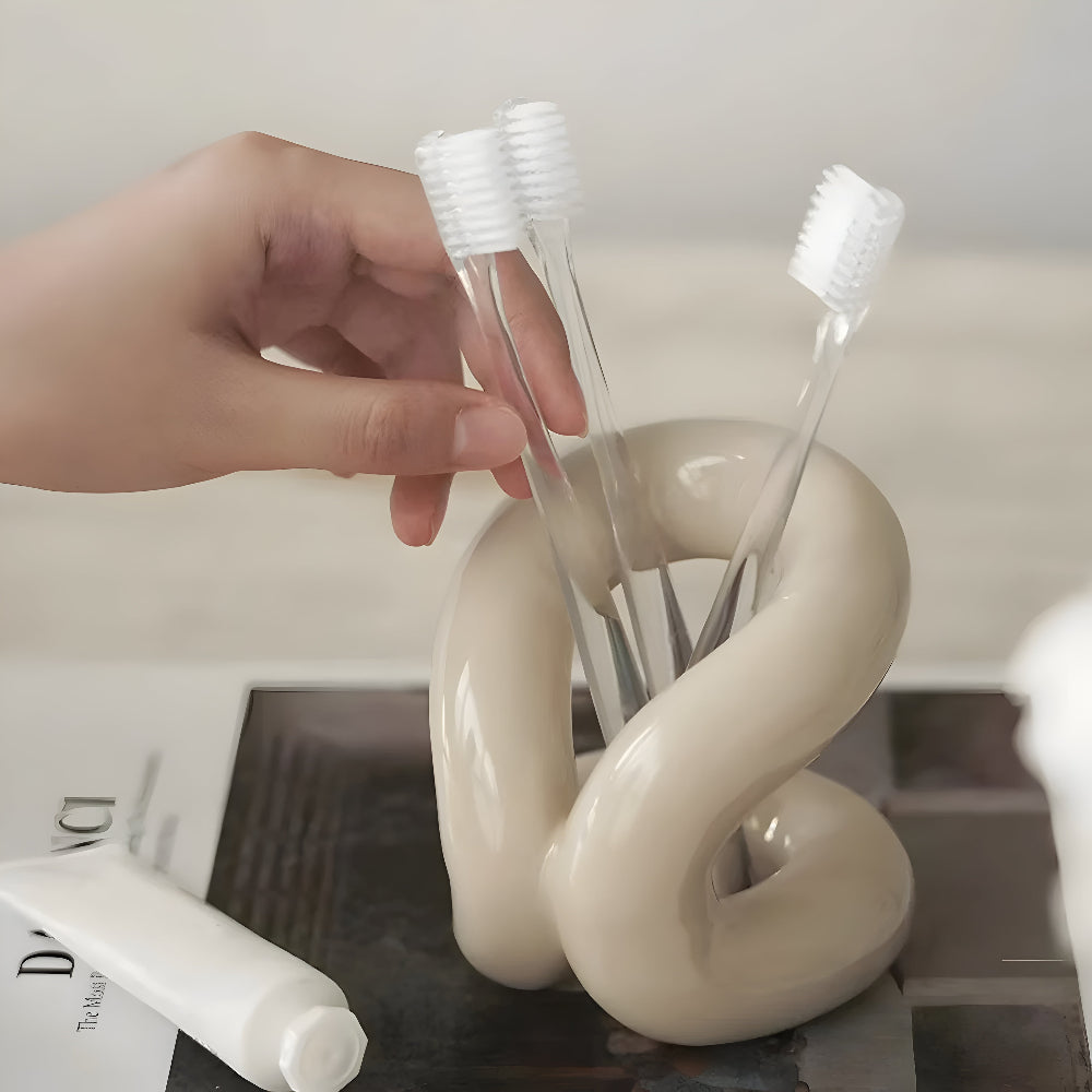 Nexus Ceramic Holder - Modern Design with Rope-Knot Detail 3