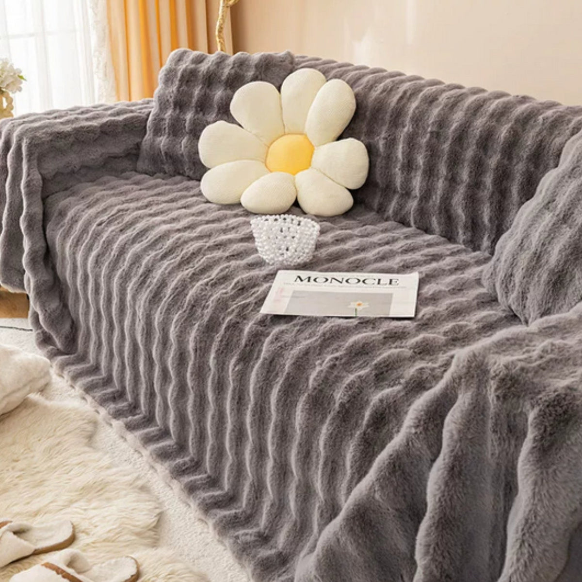 Ravine Faux Fur Blanket - Soft Touch, Modern Design 3