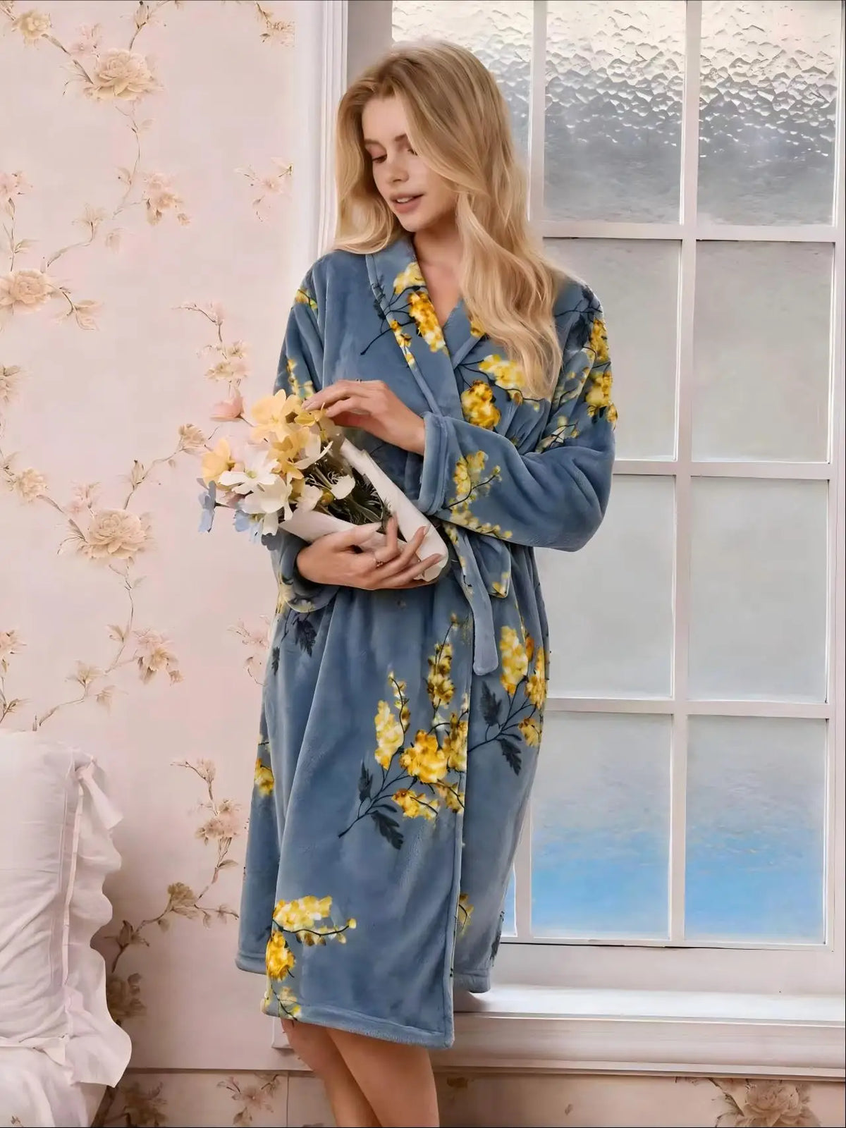 Soft Flannel Womens Bathrobe - Long, Warm, Comfortable Loungewear with Adjustable Belt for Autumn Winter 1