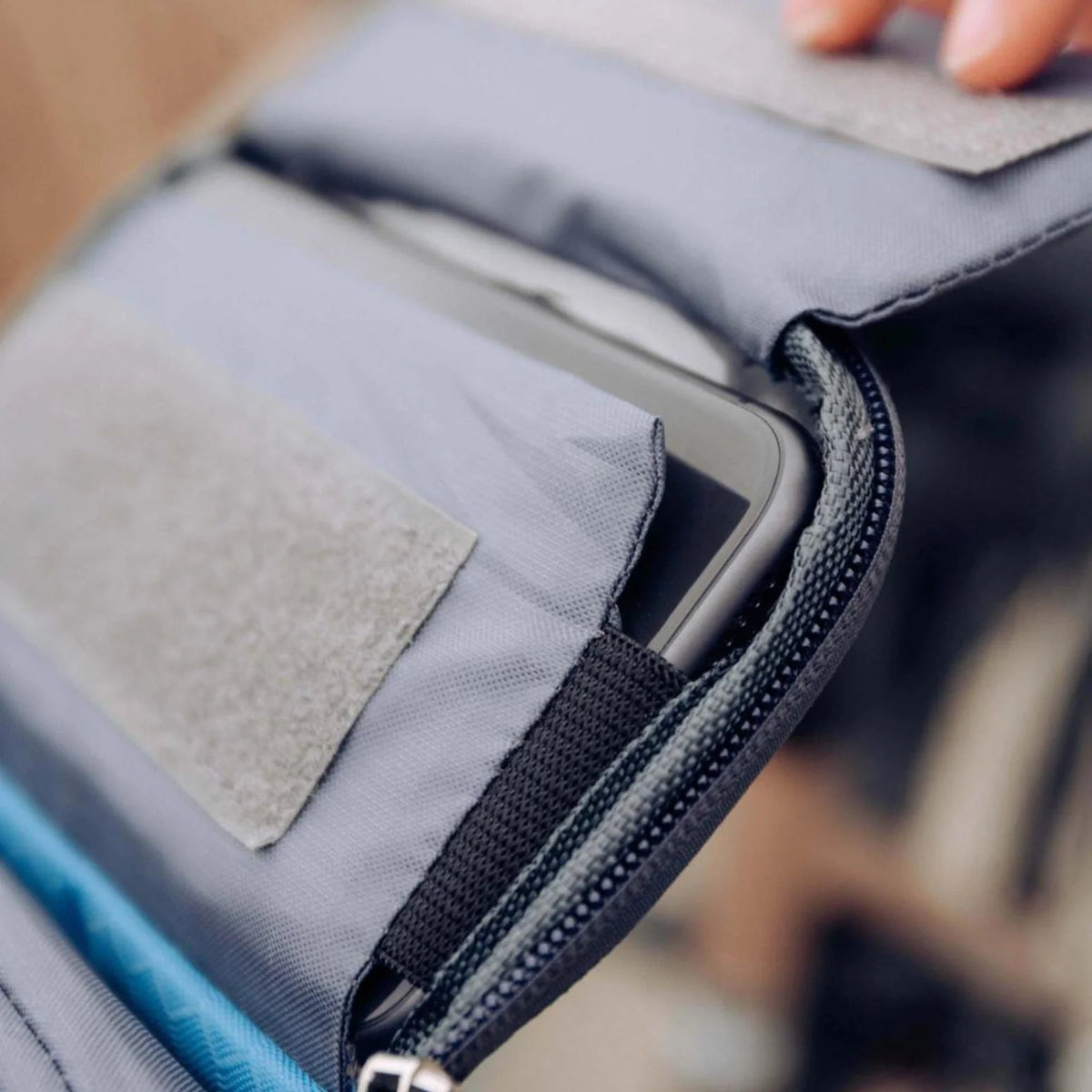 Tourix Handlebar Bag - Nylon with Touchscreen Phone Compartment 8
