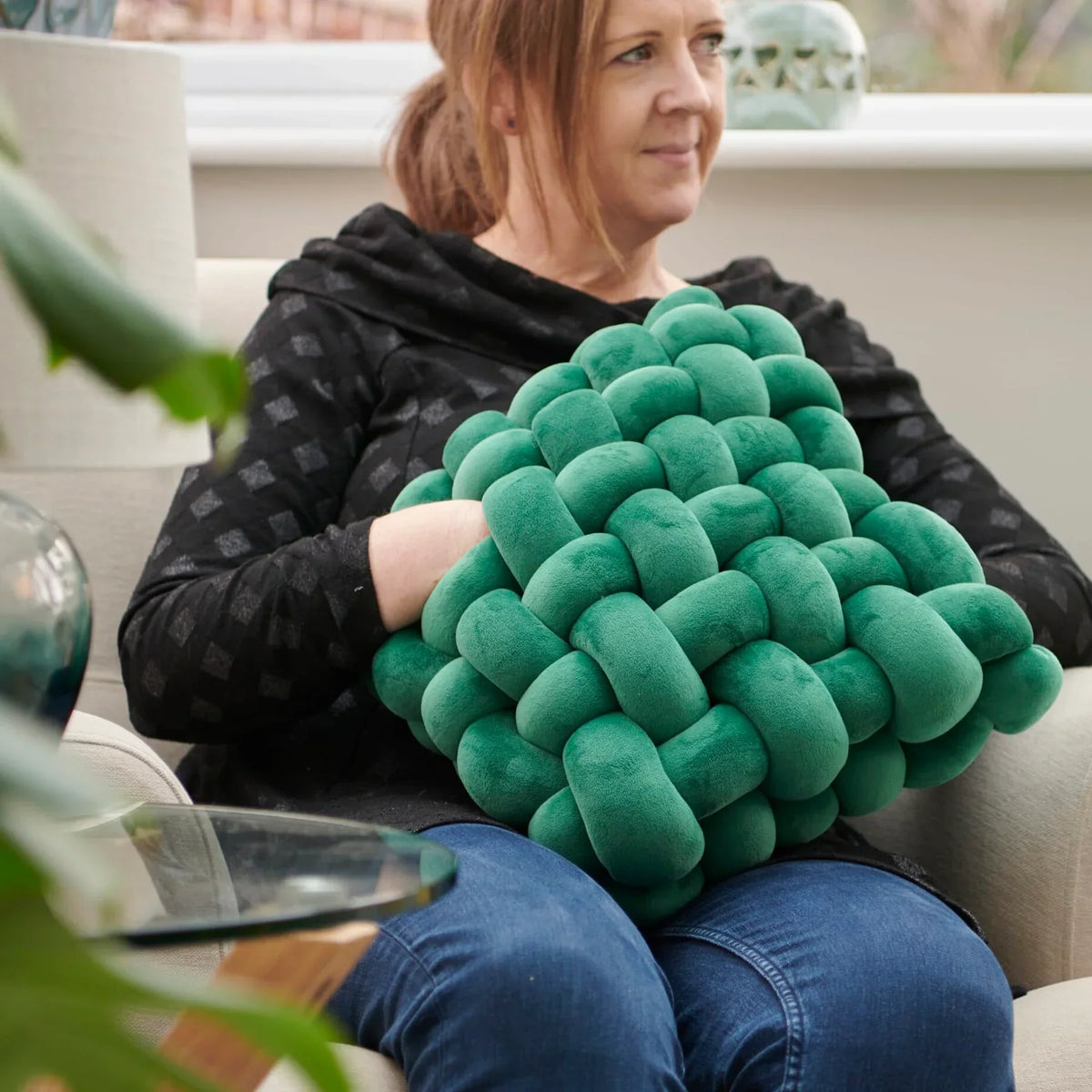 Weighted Comfort Pillow - Ultra-Soft Cozy Reading Pillow 30x30 cm for Relaxation and Support 0